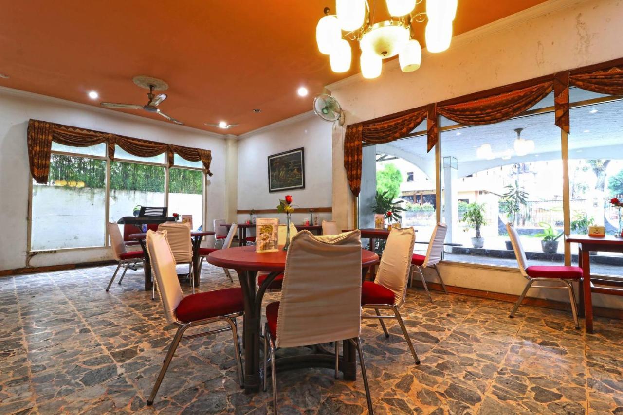 Hotel Melati Медан Екстериор снимка